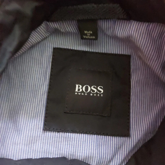 Hugo boss nylon jacket size 46R - Picture 7 of 13